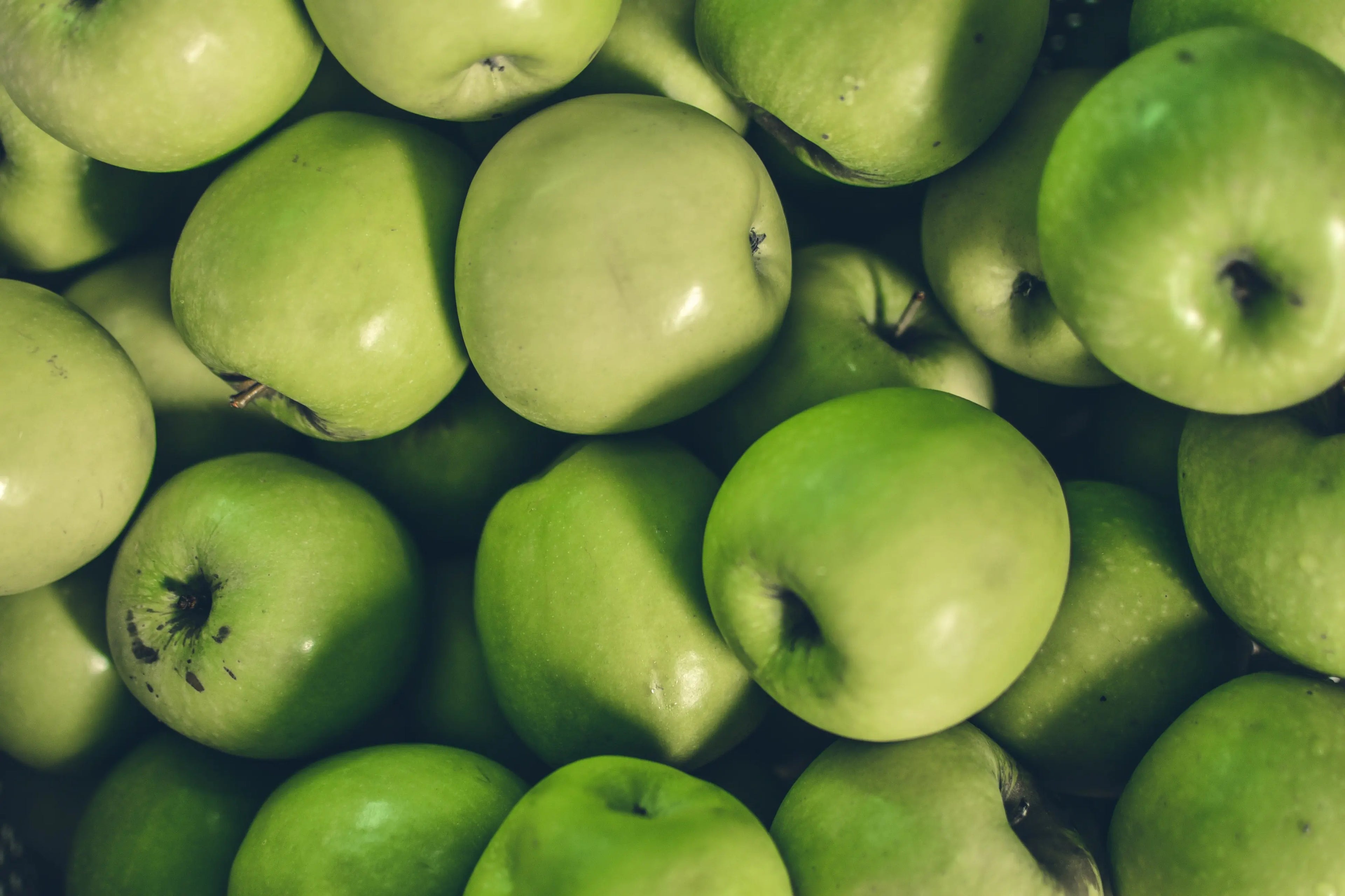 Natural Apple Flavor Escential Group