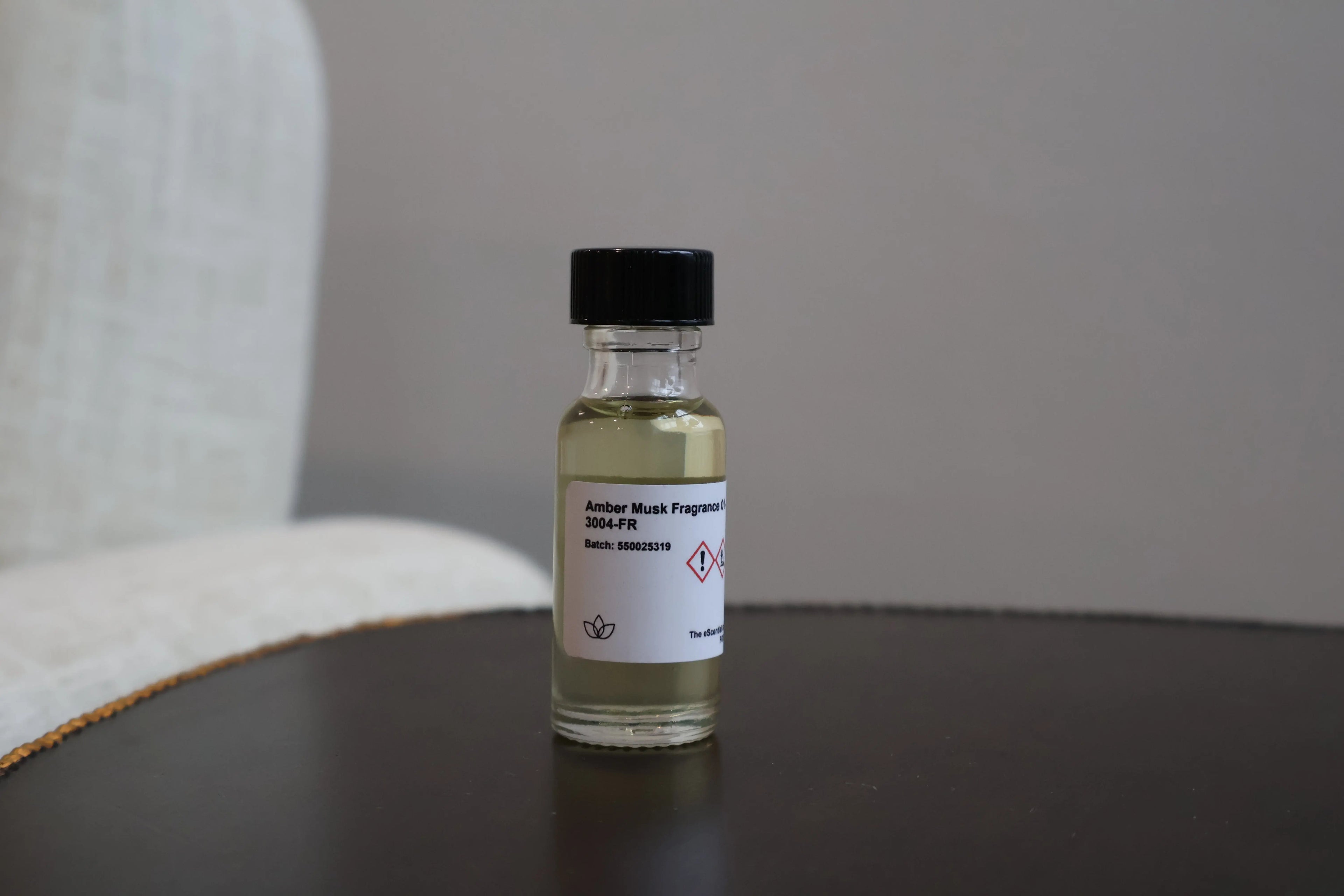 Amber Musk Fragrance Escential Group